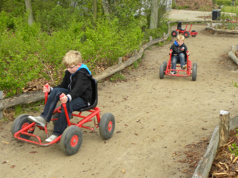 trapautootjes in één van de speeltuintjes