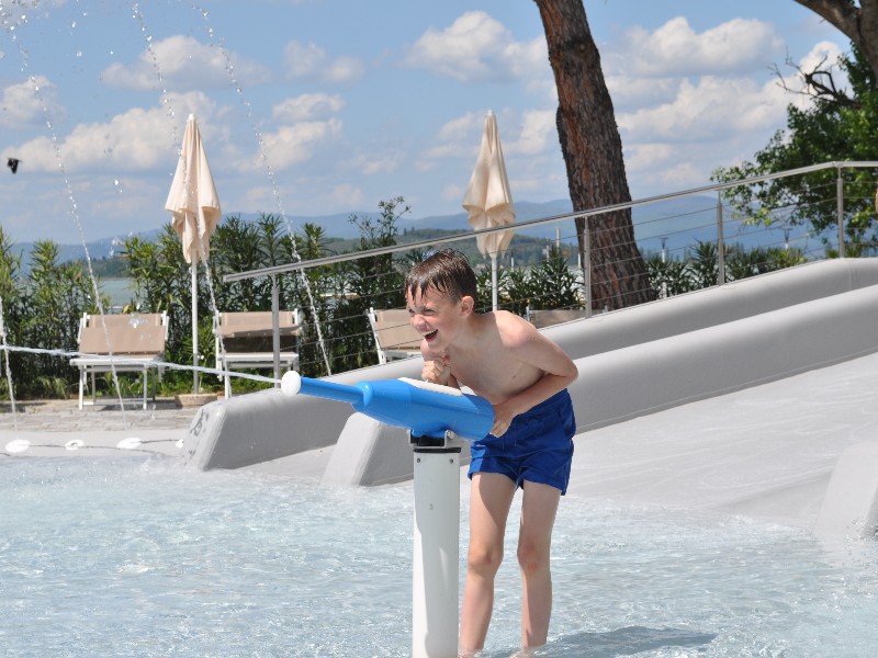 Seppe in het spraypark