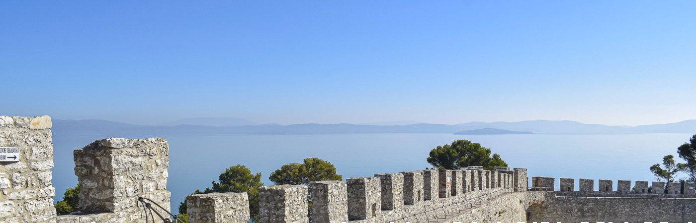 Lago di Trasimeno bezien vanaf Rocca del Leone.