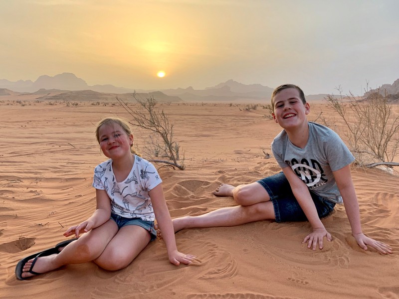 Zonsondergang in de woestijn