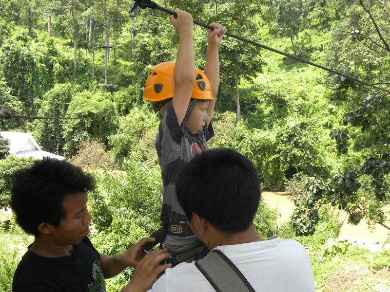 Tycho wordt klaargemaakt om te gaan tokkelen