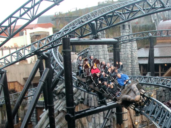 Zeb en Patrick in de Taron, een achtbaan in Phantasialand