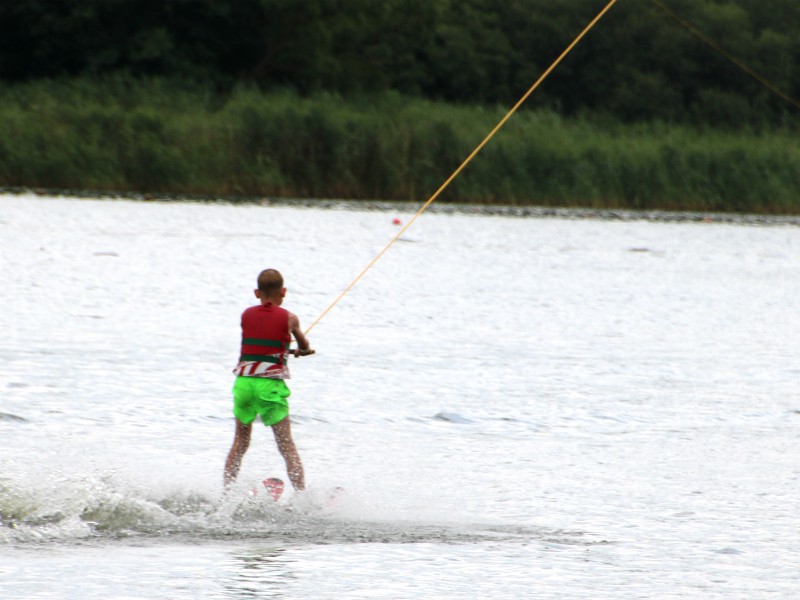 Tycho skiet weg