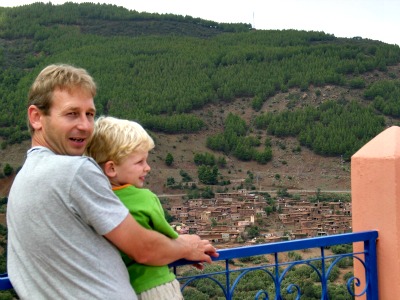 Uitzicht over een dorpje in de hoge Atlas Uitzicht over een dorpje in de hoge Atlas