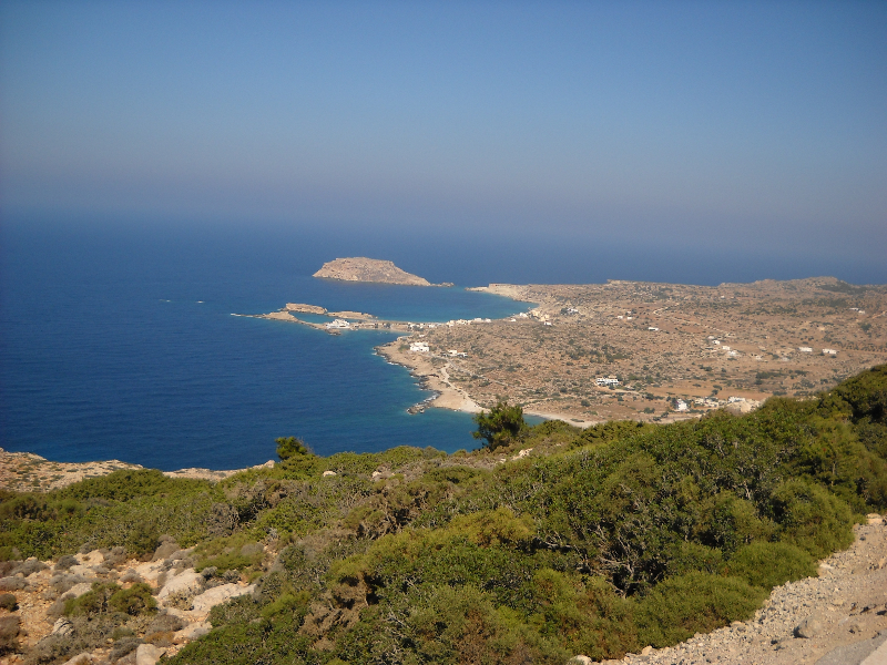 Uitzicht over Lefkos en de mooie baaien
