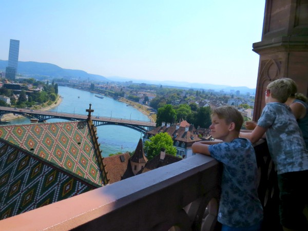 Uitzicht vanaf de Münster kathedraal in Basel