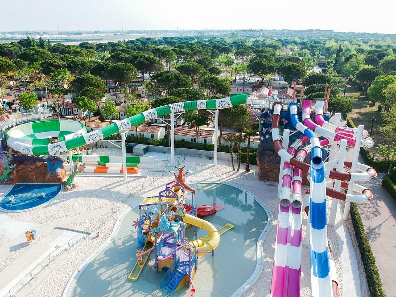 Het aquapark op camping Ubion Lido in italie