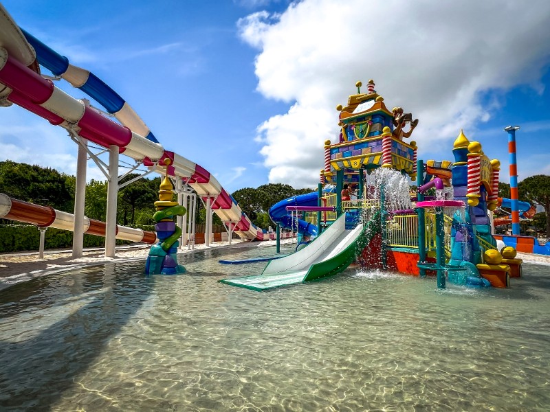 aquapark speelhuis en glijbanen