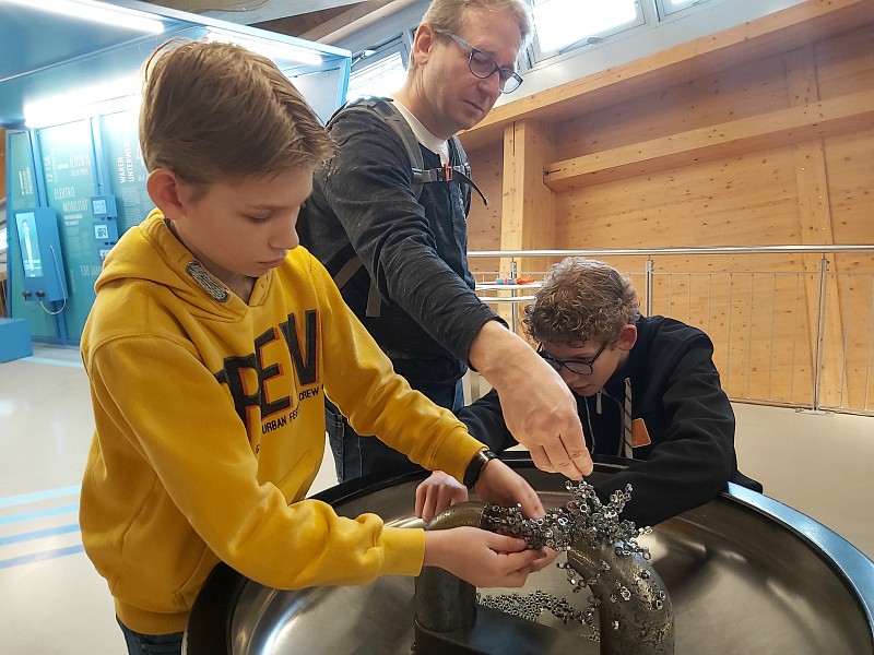 Proefjes doen bij het Universum