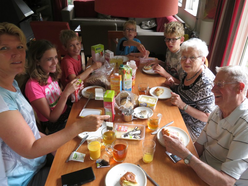 Gezellig op vakantie met Opa en Oma