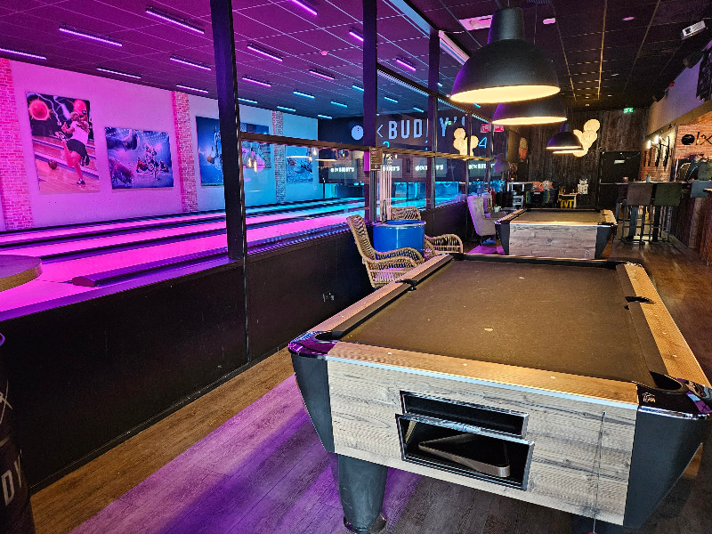 De bowlingbanen en poolbiljart bij Veluwe Strandbad