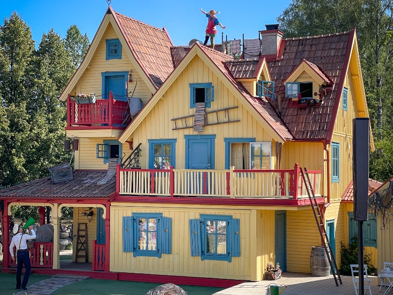 Theatervoorstelling voor de kinderen in het Astrid Lindgren Park in Zweden, Vimmerby
