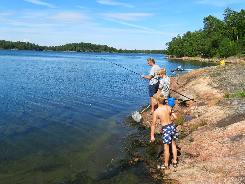 We proberen een visje te vangen in de Tjust Archipel
