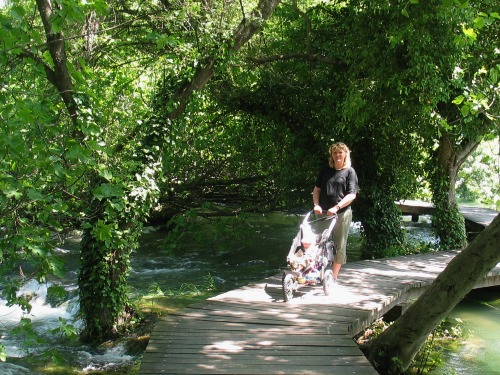 Wandelen over de vlonders bij de Krka watervallen