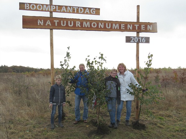 Wij waren bij de boomplantdag van Natuurmonumenten in 2016