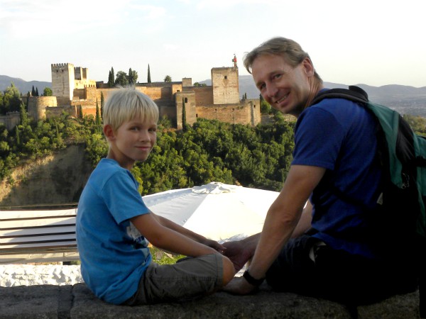 Uitzicht op de Alhambra in Granada, Andalusië