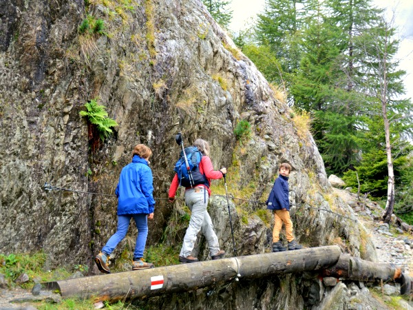 Wandelen in de prachtige omgeving van Wallis