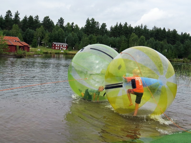 Dolle pret in de waterballen