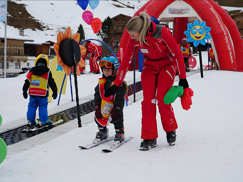Gerlos is een ontzettend kindvriendelijk wintersportgebied. De skileraren spreken Nederlands en wist je dat er drie kinderhotels zijn?  