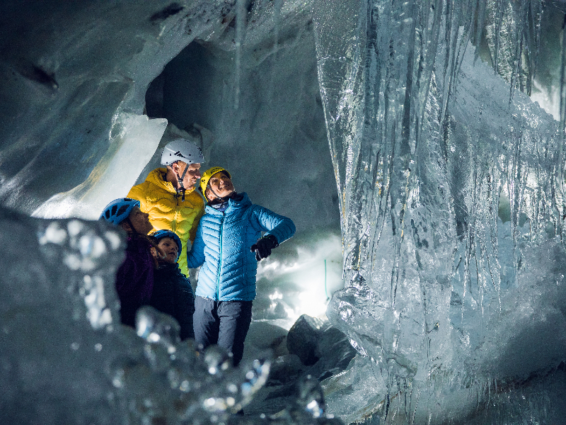 Kom een kijkje nemen onder de piste terwijl er boven je geskied wordt. © zillertaltourismus Tom Klocker