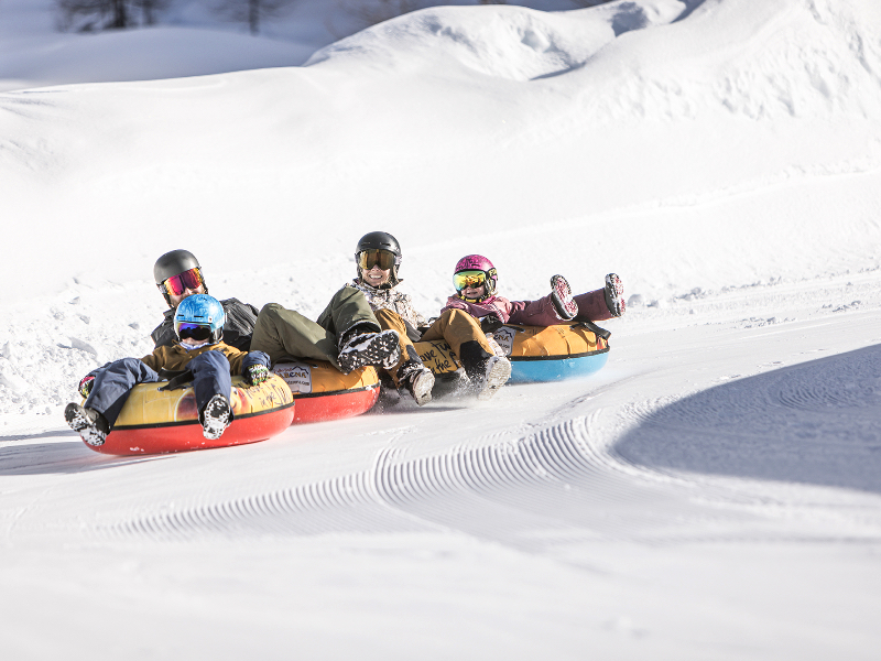 Snowtubing is echt niet alleen leuk voor de kleintjes.© Zillertal Arena