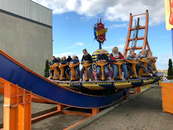 Schommelen en draaien in de schotel