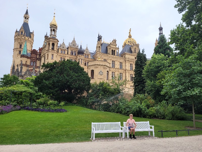 Zeb voor het imposante kasteel van Schwerin