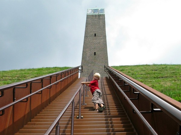 We beklimmen de pyramide van Austerlitz