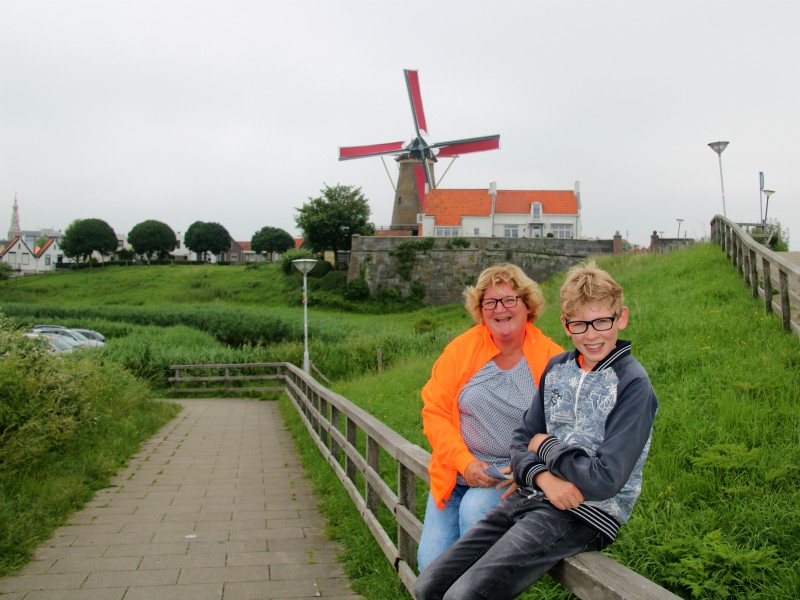 Poseren voor de molen