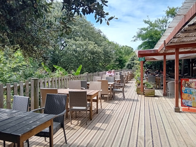 Het terras van Zoo des Sables