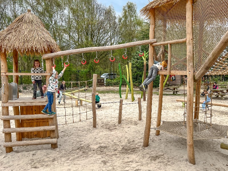 De speeltuin in ZooParc Overloon 