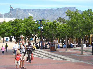 Poseren voor de tafelberg in Kaapstad