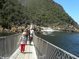 Over een touwbrug in Tsitsikamma National Park