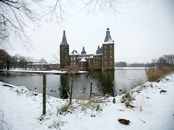 zuid-limburg-kasteel-hoensbroek-winter-600.jpg
