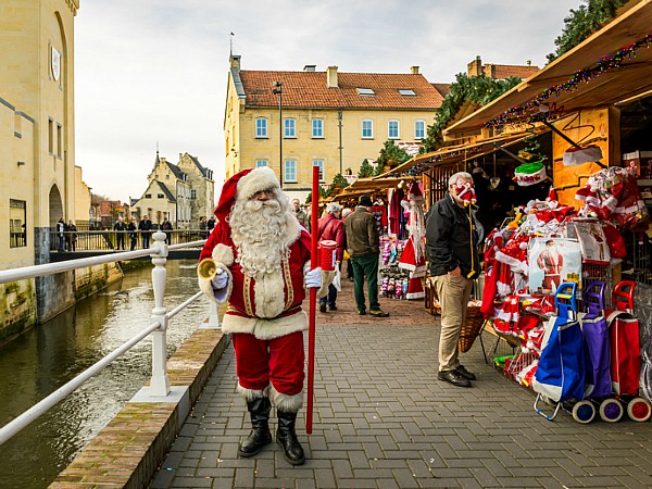 In Zuid-Limburg kom je in december zéker de kerstman tegen!