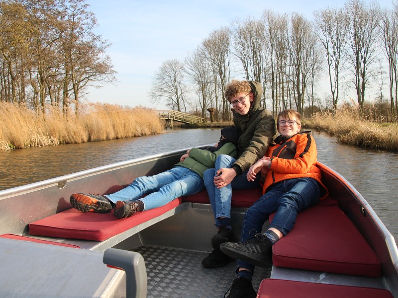 Varen vanaf het park zo de polder in bij Medemblik