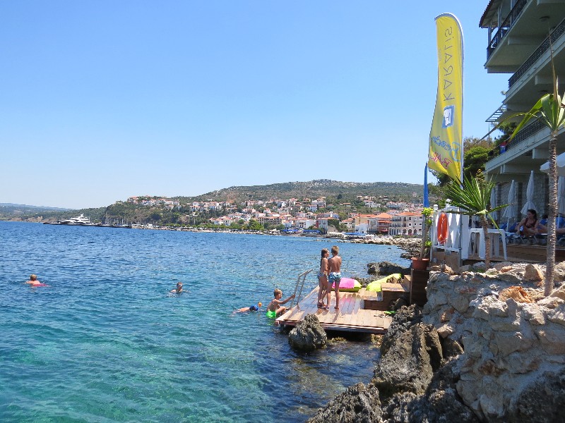 Zwemmen in zee bij Pylos