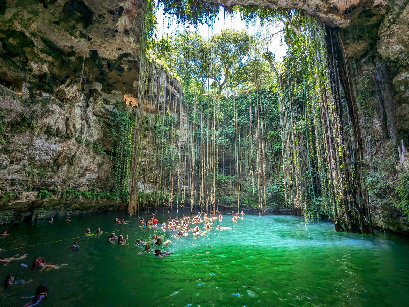 Lekker afkoelen in Cenote Ik Kil