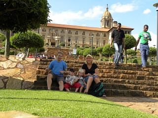 Op de trappen voor het Union Building in Pretoria