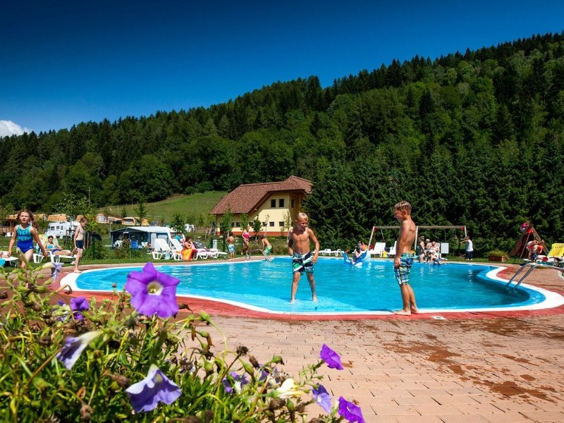 Leuk buitenzwembad bij Camping Bella Austria
