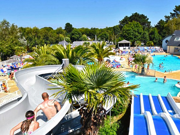 Zwembad van Camping Les Deux Fontaines